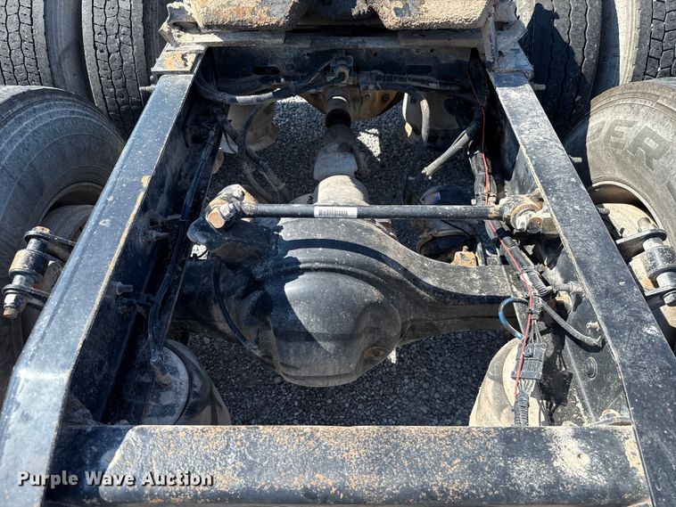 image for item EU2111 2014 Freightliner Columbia CL120 glider kit semi truck