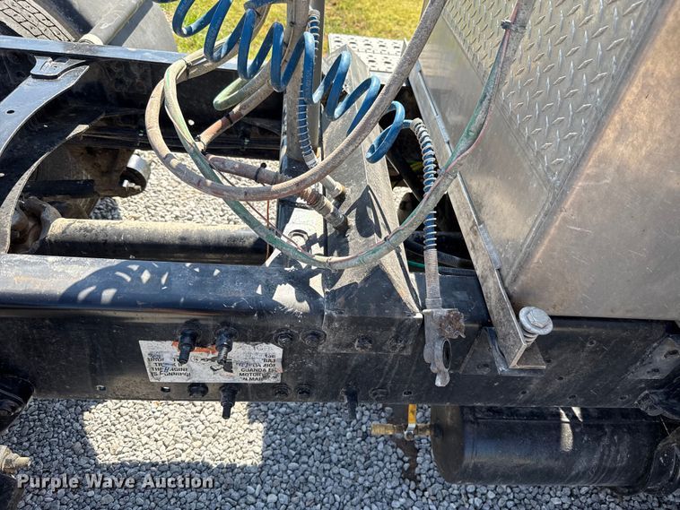 image for item EU2111 2014 Freightliner Columbia CL120 glider kit semi truck