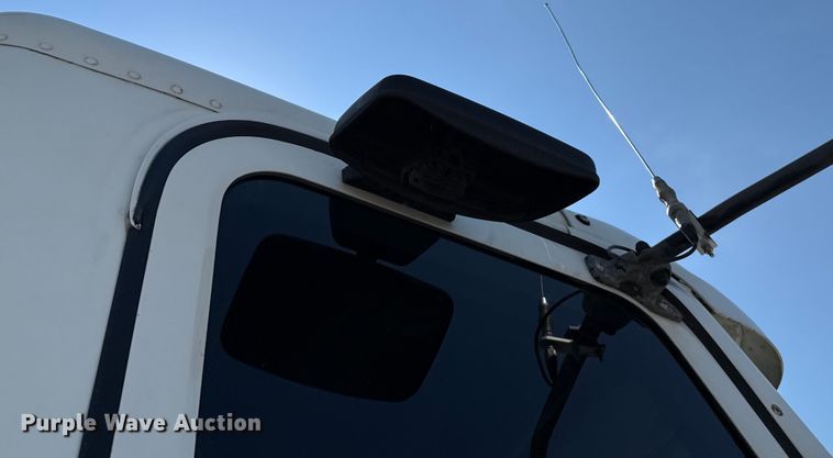 image for item EU2111 2014 Freightliner Columbia CL120 glider kit semi truck