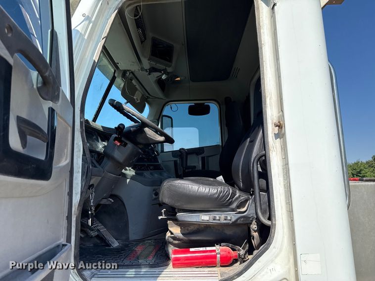 image for item EU2111 2014 Freightliner Columbia CL120 glider kit semi truck