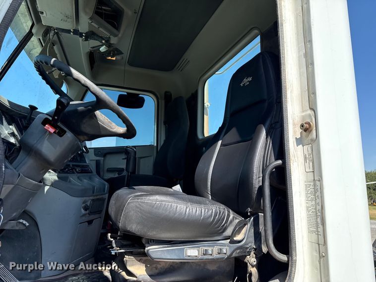 image for item EU2111 2014 Freightliner Columbia CL120 glider kit semi truck