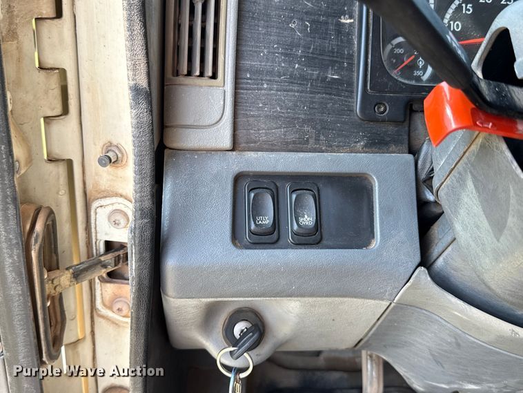 image for item EU2111 2014 Freightliner Columbia CL120 glider kit semi truck