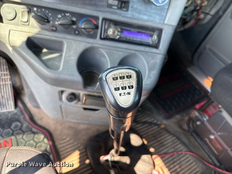 image for item EU2111 2014 Freightliner Columbia CL120 glider kit semi truck