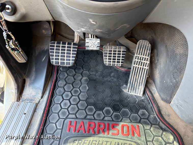 image for item EU2111 2014 Freightliner Columbia CL120 glider kit semi truck