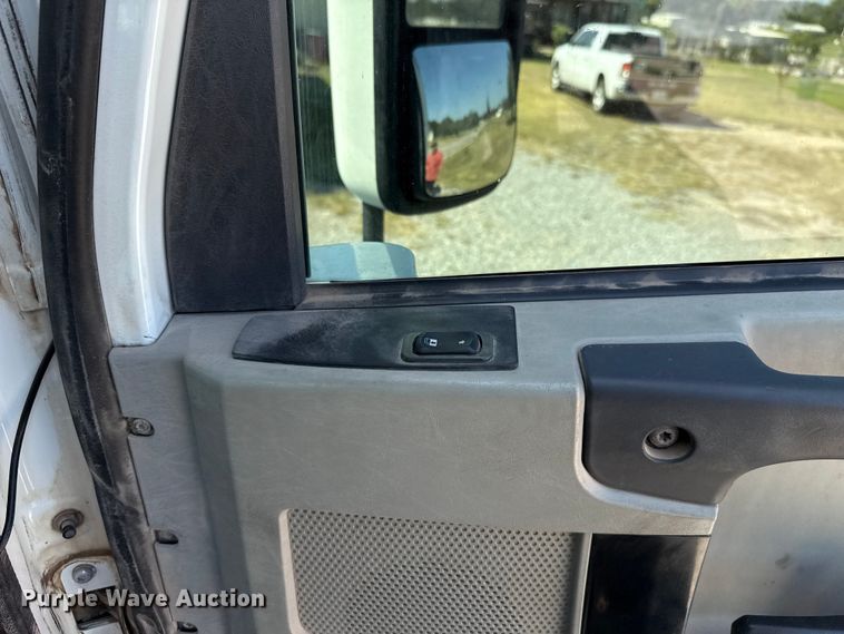 image for item EU2111 2014 Freightliner Columbia CL120 glider kit semi truck