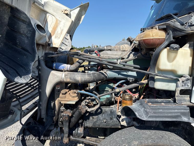 image for item EU2111 2014 Freightliner Columbia CL120 glider kit semi truck