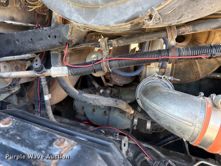 image for item EU2111 2014 Freightliner Columbia CL120 glider kit semi truck