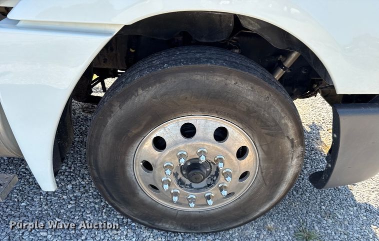 image for item EU2111 2014 Freightliner Columbia CL120 glider kit semi truck