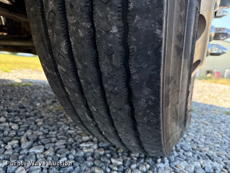 image for item EU2111 2014 Freightliner Columbia CL120 glider kit semi truck