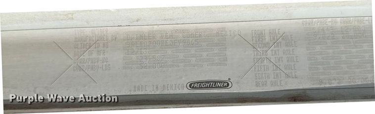 image for item EU2111 2014 Freightliner Columbia CL120 glider kit semi truck