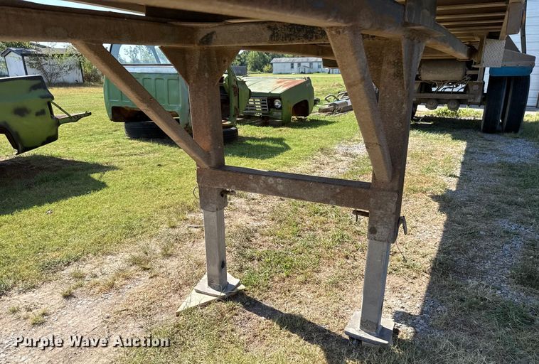 image for item EU2112 1995 Vantage SV-96 end dump trailer