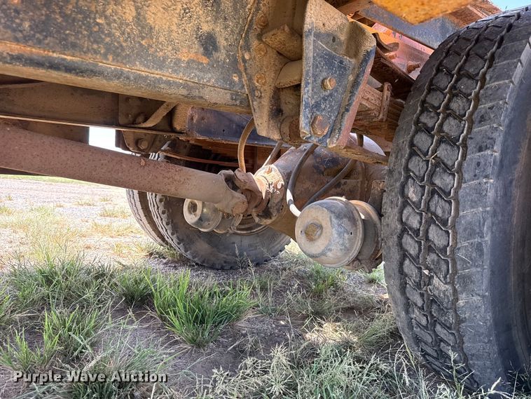 image for item EU2132 1983 International 2275 winch truck