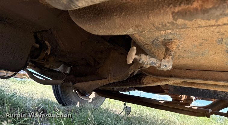 image for item EU2132 1983 International 2275 winch truck