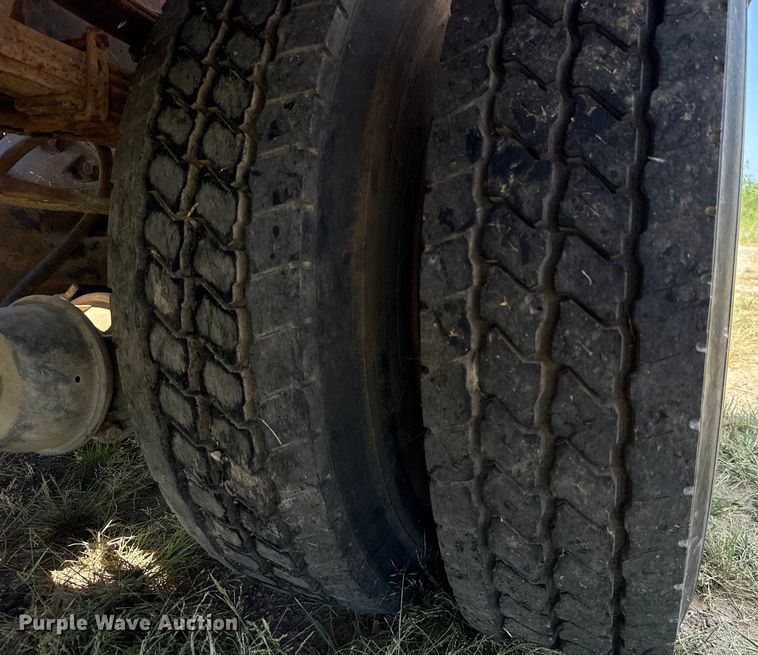 image for item EU2132 1983 International 2275 winch truck