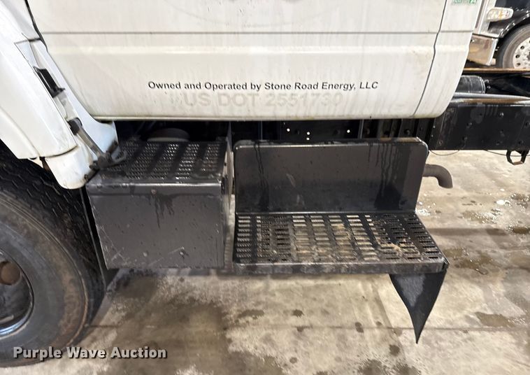 image for item EU2167 1999 GMC C7500 truck cab and chassis