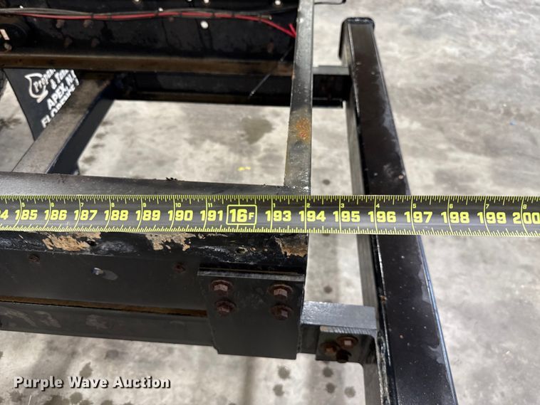 image for item EU2167 1999 GMC C7500 truck cab and chassis