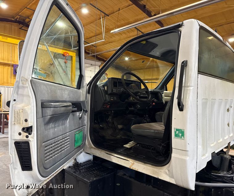 image for item EU2167 1999 GMC C7500 truck cab and chassis