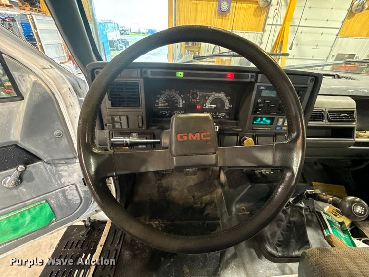 image for item EU2167 1999 GMC C7500 truck cab and chassis