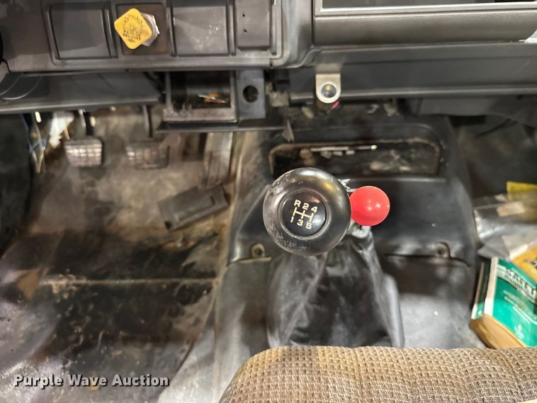 image for item EU2167 1999 GMC C7500 truck cab and chassis