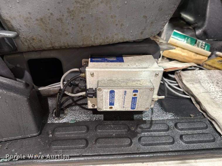 image for item EU2167 1999 GMC C7500 truck cab and chassis