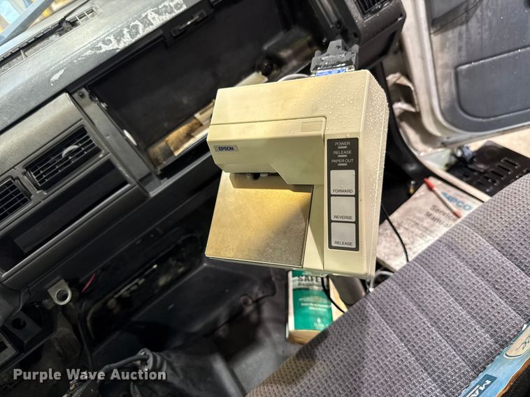 image for item EU2167 1999 GMC C7500 truck cab and chassis