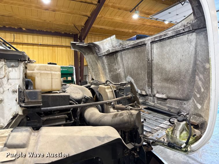 image for item EU2167 1999 GMC C7500 truck cab and chassis