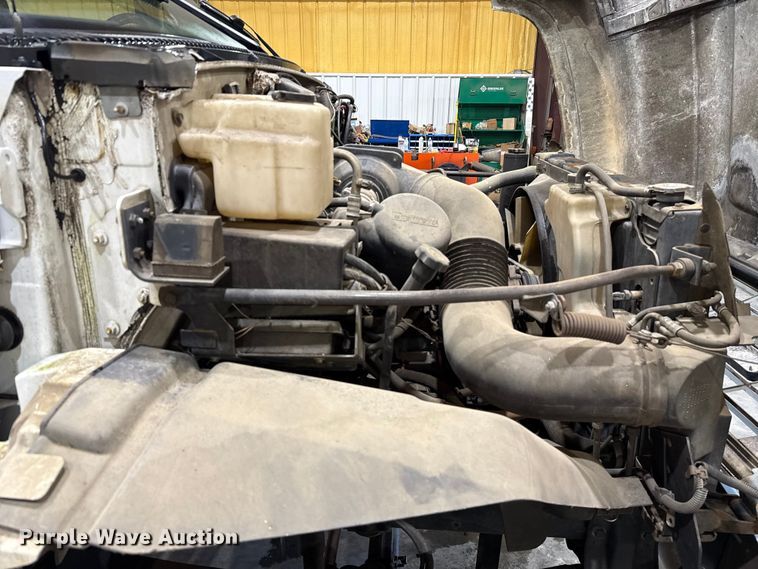 image for item EU2167 1999 GMC C7500 truck cab and chassis