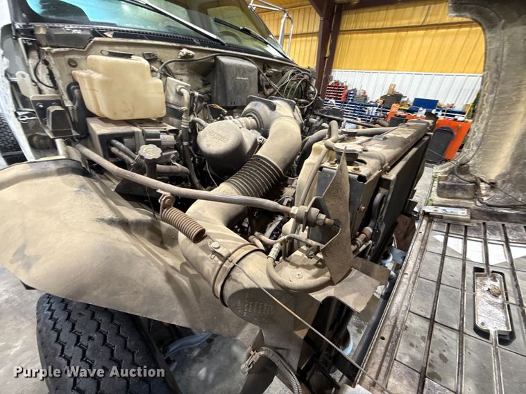 image for item EU2167 1999 GMC C7500 truck cab and chassis