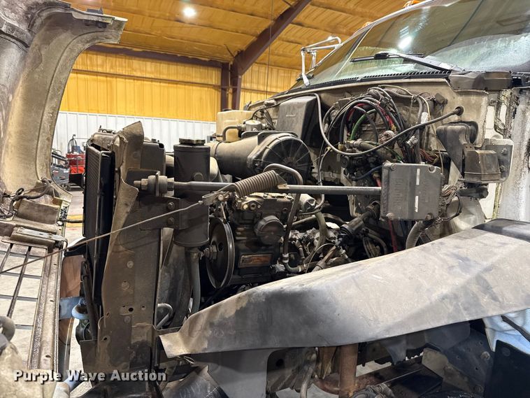 image for item EU2167 1999 GMC C7500 truck cab and chassis