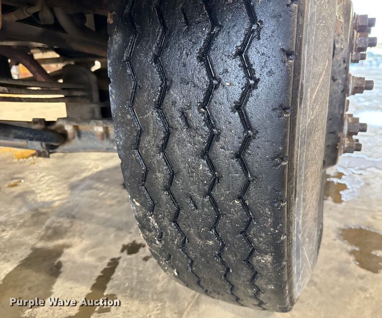 image for item EU2167 1999 GMC C7500 truck cab and chassis