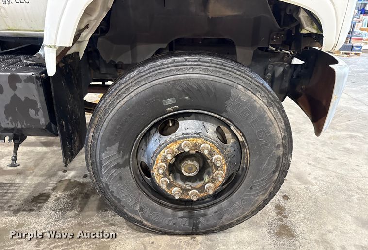 image for item EU2167 1999 GMC C7500 truck cab and chassis