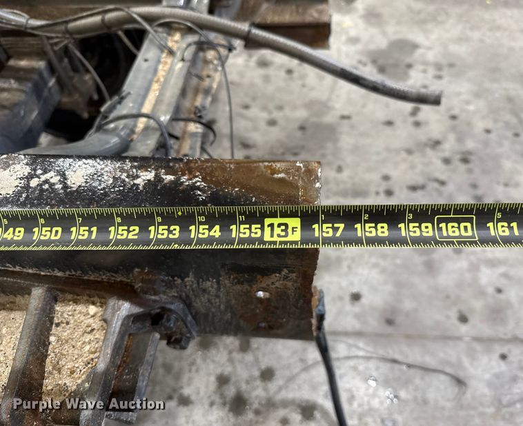 image for item EU2170 2002 International 4300 truck cab and chassis