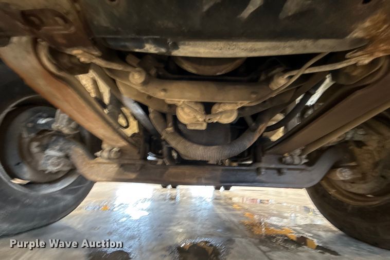 image for item EU2170 2002 International 4300 truck cab and chassis