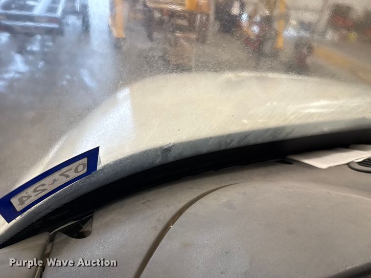 image for item EU2170 2002 International 4300 truck cab and chassis