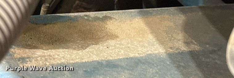 image for item EU2170 2002 International 4300 truck cab and chassis