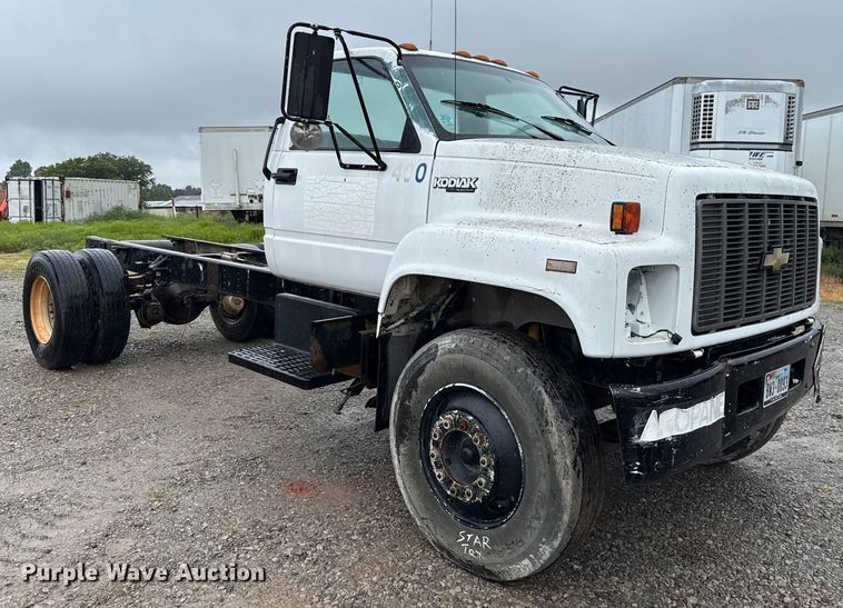 image for item EU2172 1994 Chevrolet Kodiak truck cab and chassis