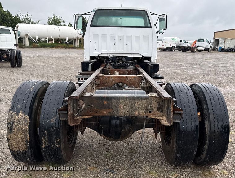 image for item EU2172 1994 Chevrolet Kodiak truck cab and chassis