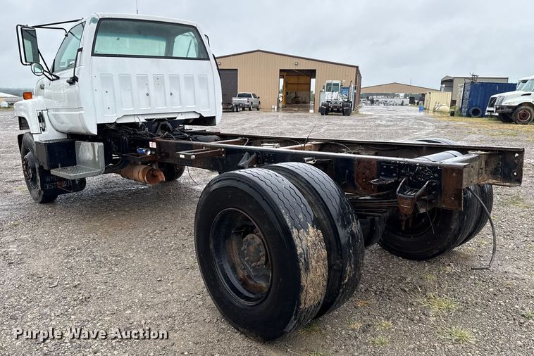 image for item EU2172 1994 Chevrolet Kodiak truck cab and chassis