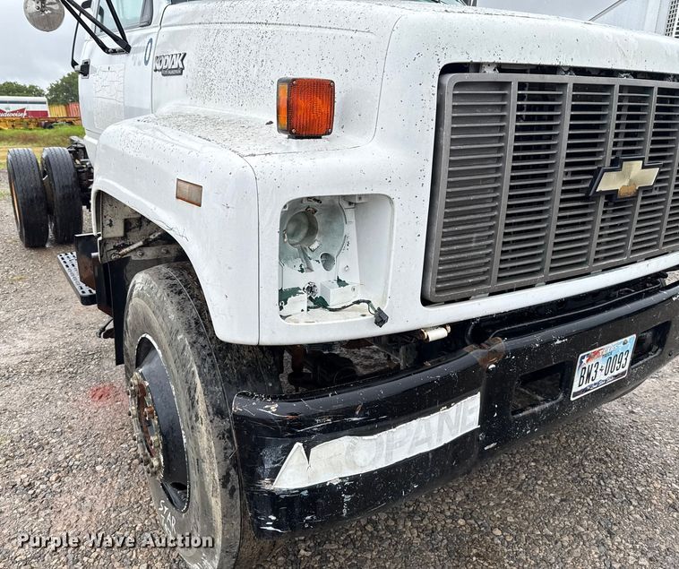 image for item EU2172 1994 Chevrolet Kodiak truck cab and chassis