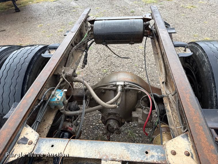 image for item EU2172 1994 Chevrolet Kodiak truck cab and chassis