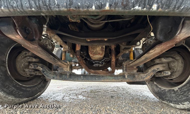 image for item EU2172 1994 Chevrolet Kodiak truck cab and chassis