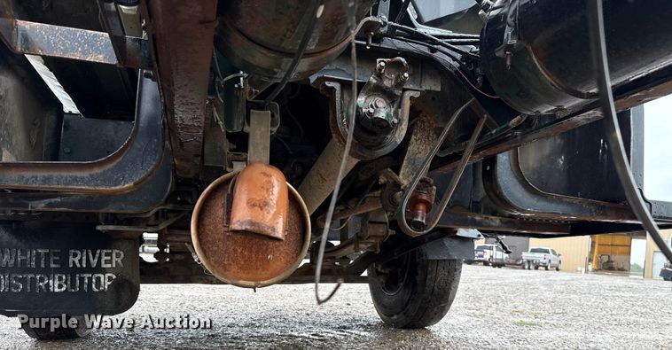 image for item EU2172 1994 Chevrolet Kodiak truck cab and chassis