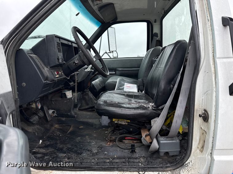 image for item EU2172 1994 Chevrolet Kodiak truck cab and chassis