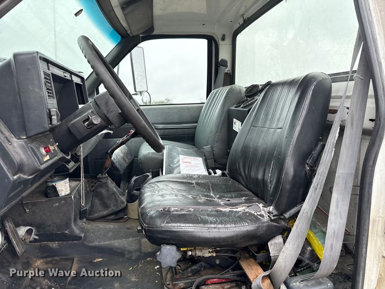 image for item EU2172 1994 Chevrolet Kodiak truck cab and chassis