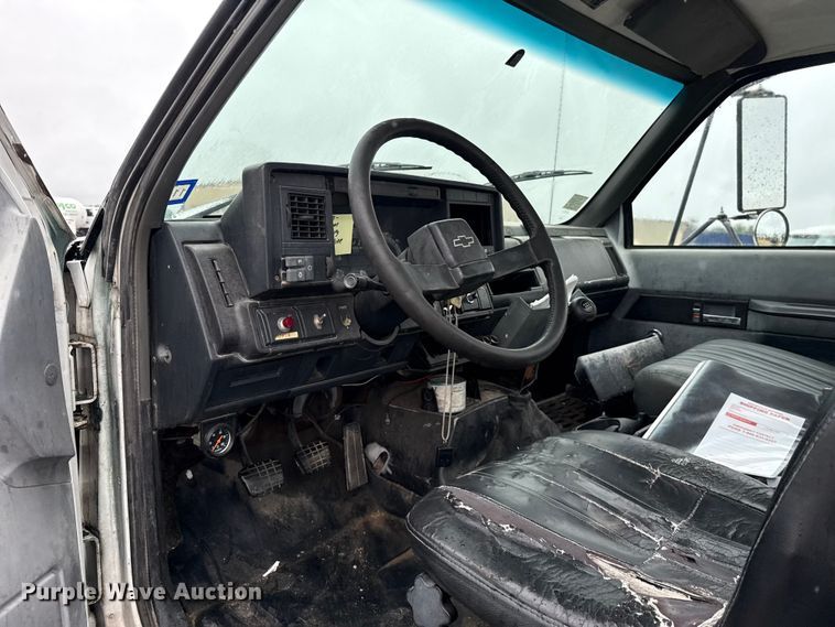 image for item EU2172 1994 Chevrolet Kodiak truck cab and chassis