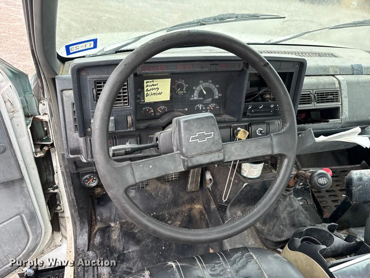 image for item EU2172 1994 Chevrolet Kodiak truck cab and chassis