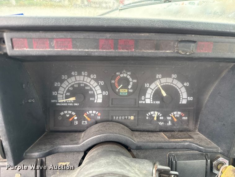 image for item EU2172 1994 Chevrolet Kodiak truck cab and chassis