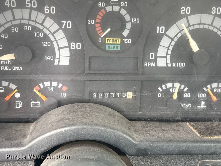 image for item EU2172 1994 Chevrolet Kodiak truck cab and chassis