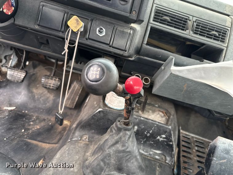 image for item EU2172 1994 Chevrolet Kodiak truck cab and chassis