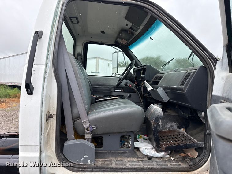 image for item EU2172 1994 Chevrolet Kodiak truck cab and chassis
